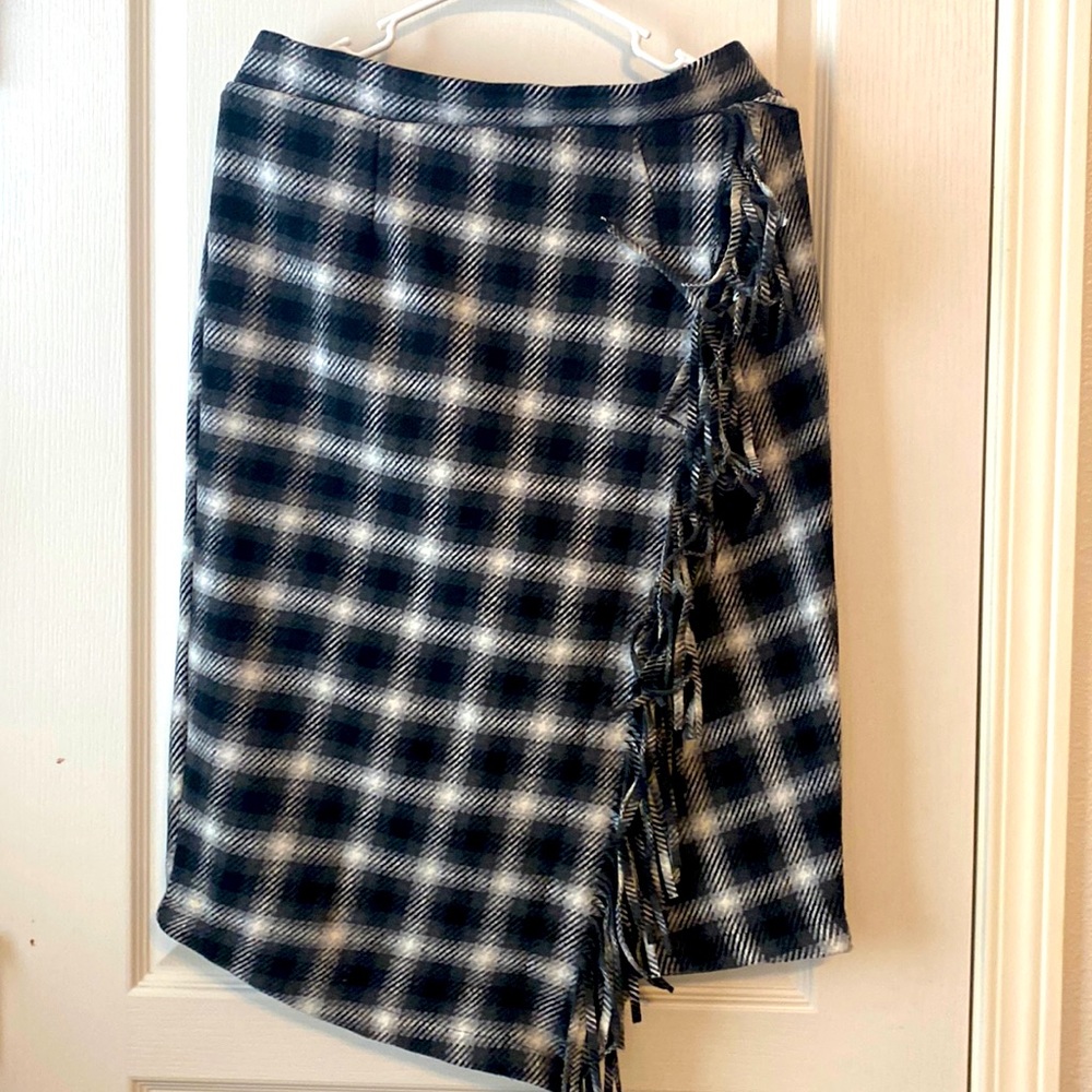 NWT Womens Pull on Plaid faux wrap w/ fringe knit Skirt